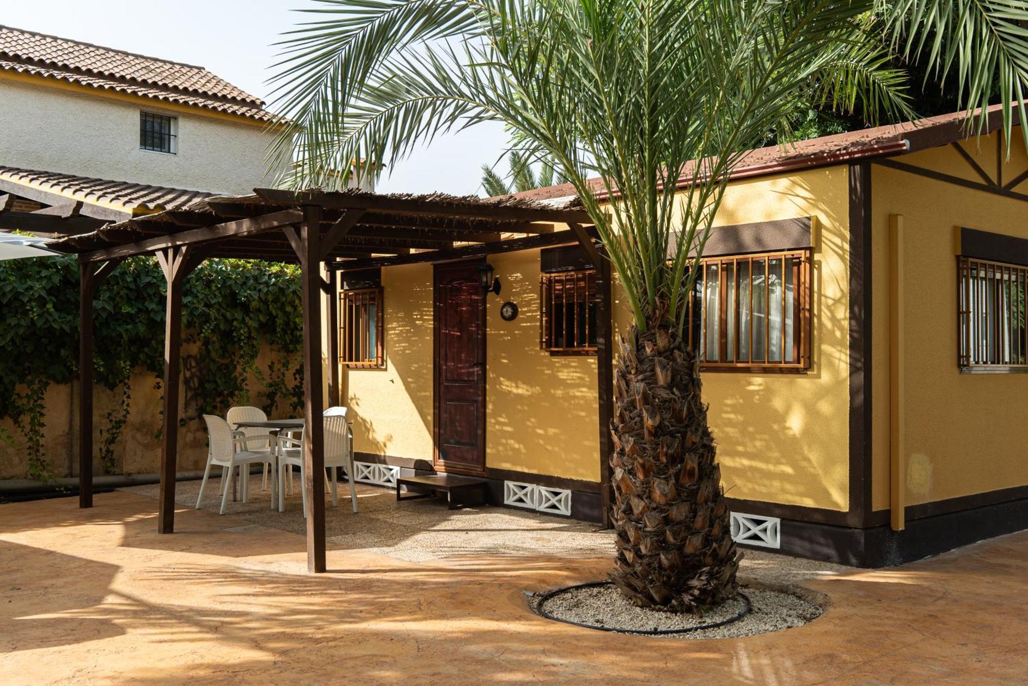 Camping Las Palmeras كريفايلنت المظهر الخارجي الصورة